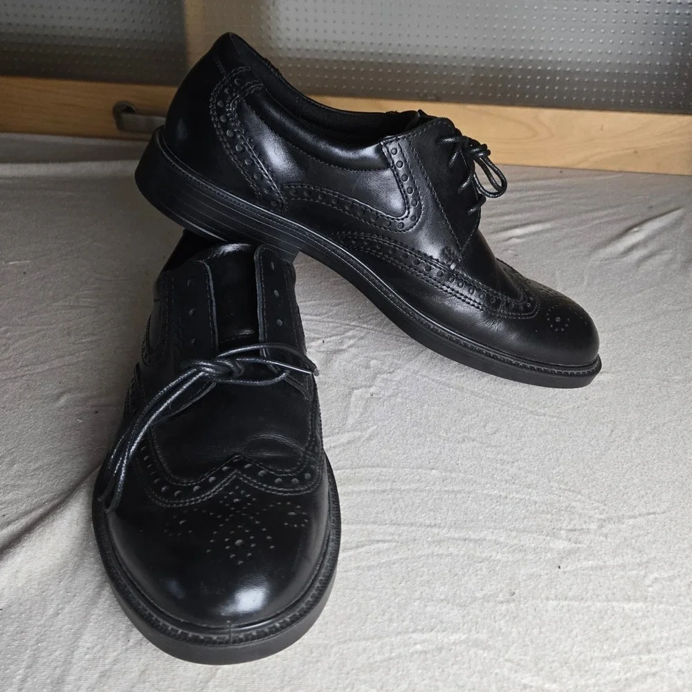ECCO Wingtip Oxford Mens 9-9.5 Black Leather Brogue Dress Shoes Lace Up Like New